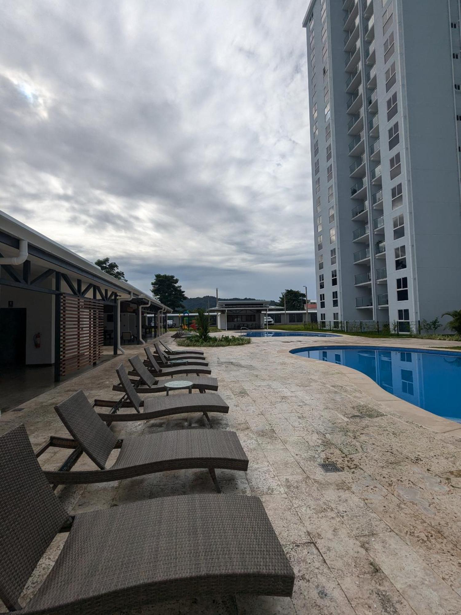 Jaco Beach, Viva Jaco, Ac, Hot Water, 3 Pools, Bbq, Rancho, Office, Gym Appartement Buitenkant foto